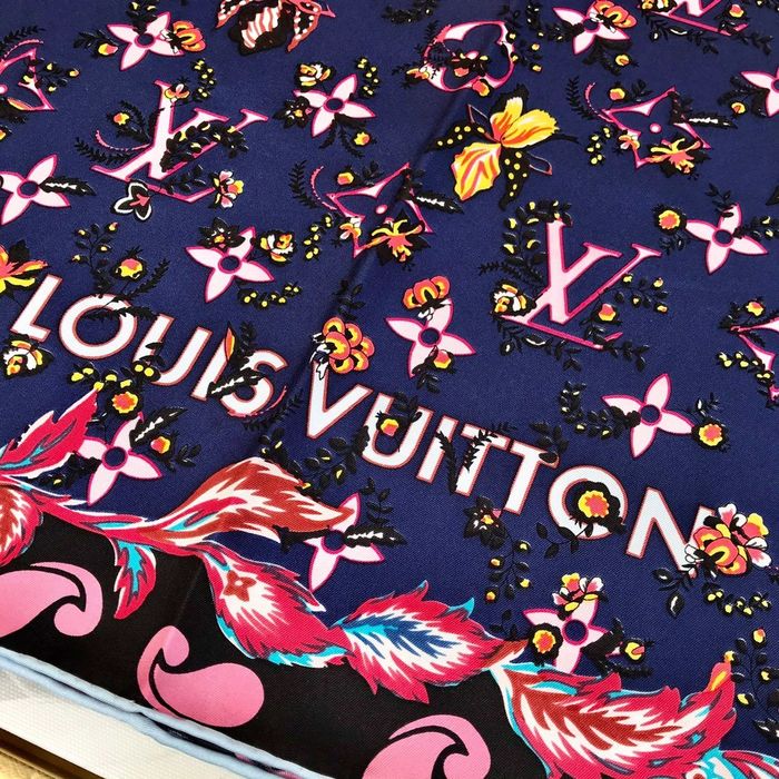 Louis Vuitton Scarf LVS00108